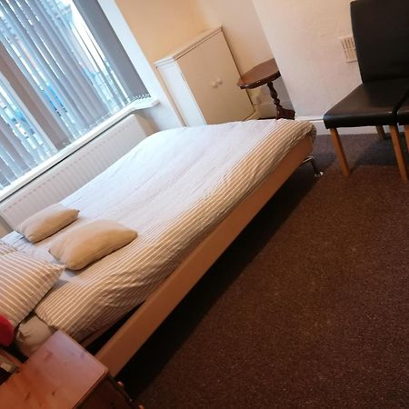 Hygis Home Of Relaxations Stoke-on-Trent エクステリア 写真