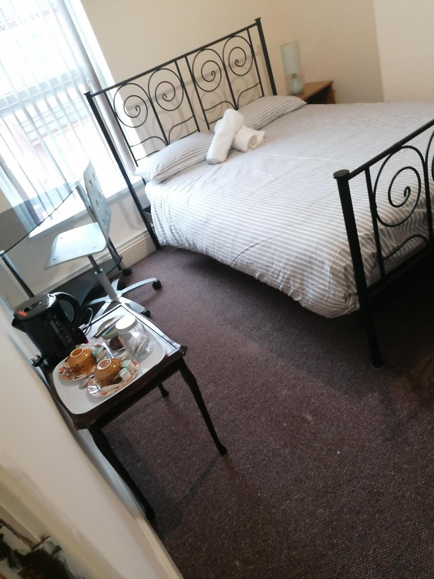 Hygis Home Of Relaxations Stoke-on-Trent エクステリア 写真