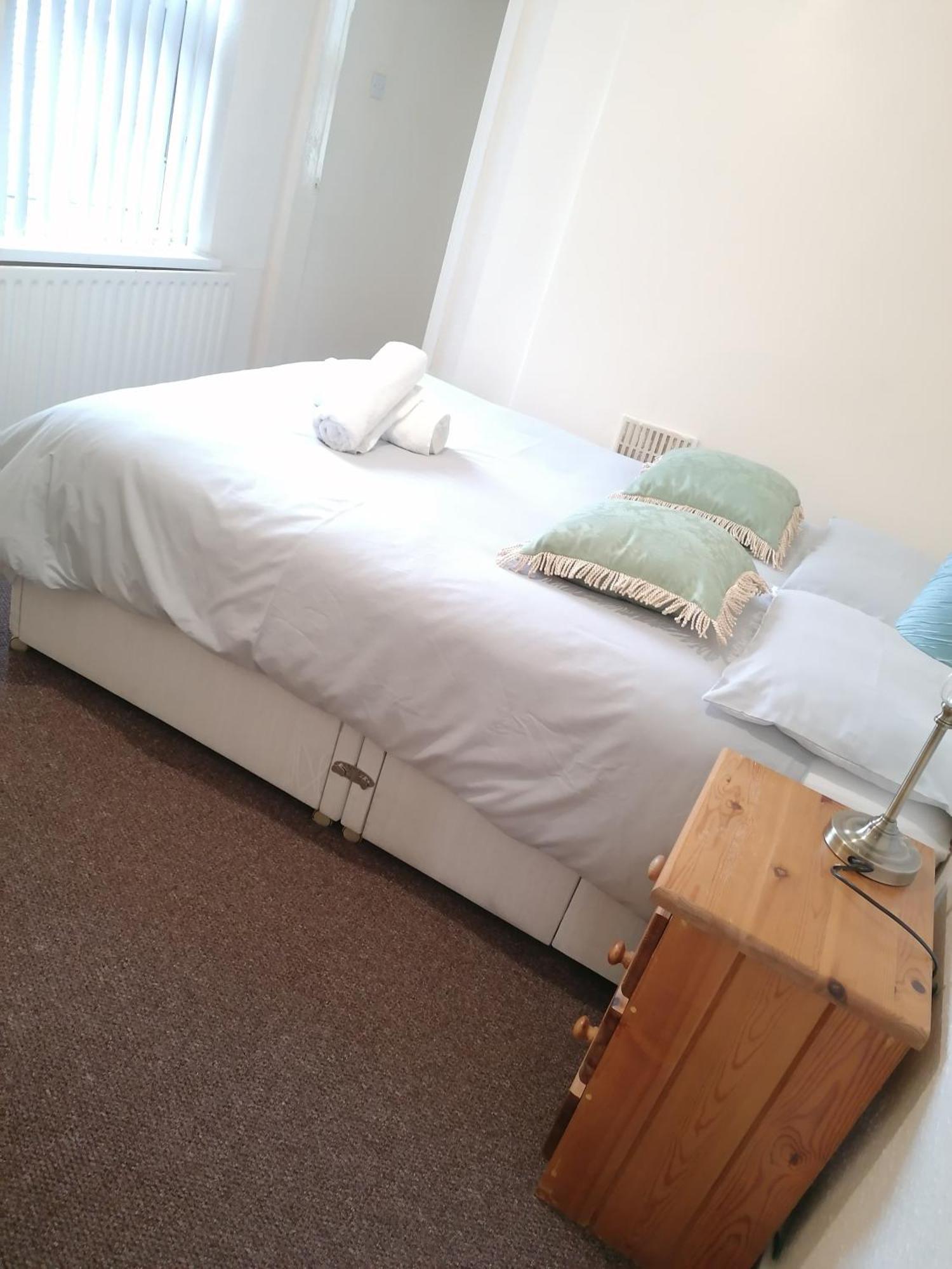Hygis Home Of Relaxations Stoke-on-Trent エクステリア 写真